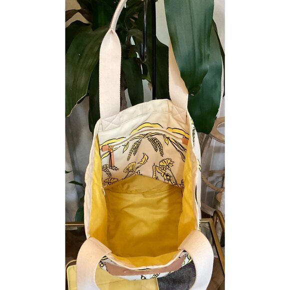 AUTHENTIC TORY BURCH PRINTED NYLON CARRYALL TOTE - Picture 10 of 13